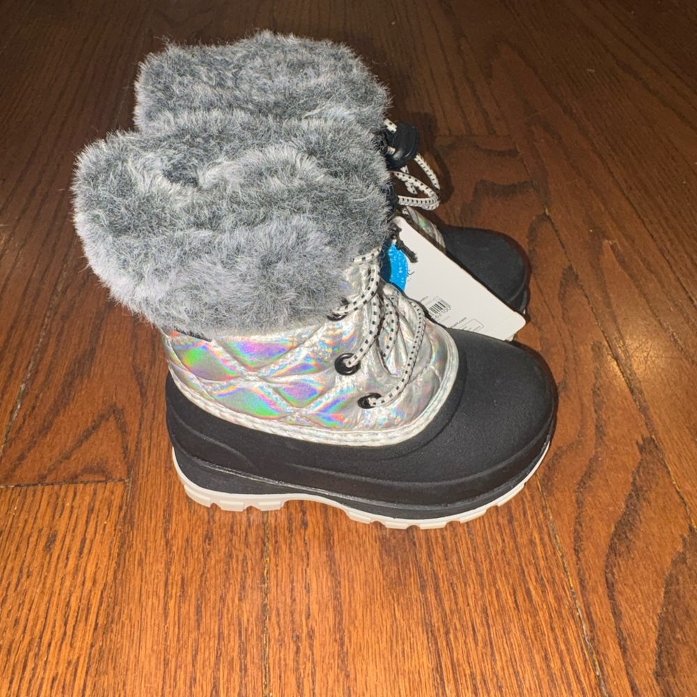 Ozark Trail Toddler Boots Size 6 Waterproof Winter Snow NWT  Black & Grey